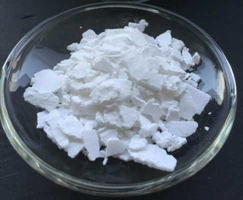 Płatki chlorku wapnia klasy przemysłowej / paszowej Cacl2 Białe 10043-52-4 74% 25 kg