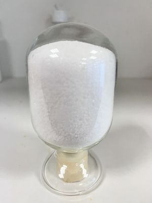 Kationowy poliakryloamid CPAM Chemiczny flokulant stosowany w przemyśle ściekowym z alkoholu zbożowego